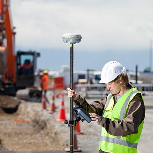 may-gps-rtk-trimble-r8s.jpg